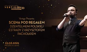 Scena pod Regałem Dżentelmeni Polskiej Estrady z Krzysztofem Pachołkiem
