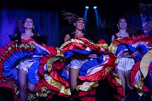 Piosenka francuska i cancan